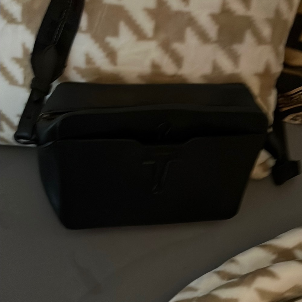 Off-White Black Messenger Bag